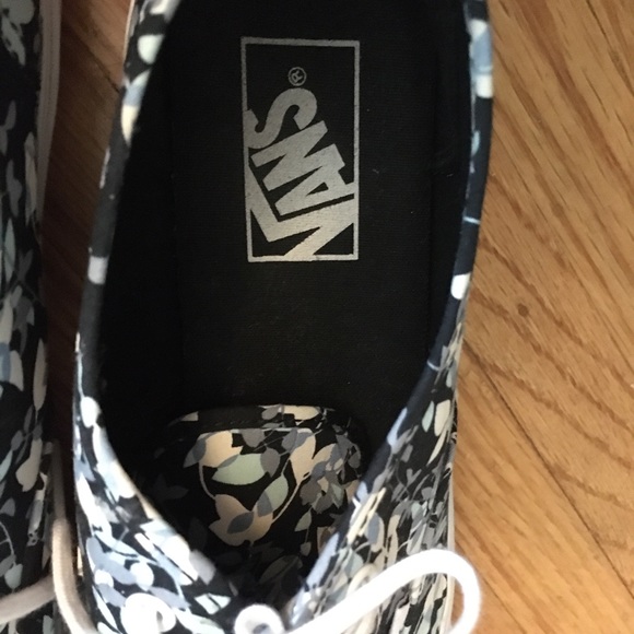 𝗖𝗹𝗮𝘀𝘀𝗶𝗰 𝗙𝗹𝗼𝗿𝗮𝗹 𝗣𝗿𝗶𝗻𝘁 𝗩𝗮𝗻𝘀 - Picture 9 of 10